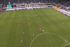 巴塞罗那新星佩德里与德容欧冠首秀惊艳，天赋引关注